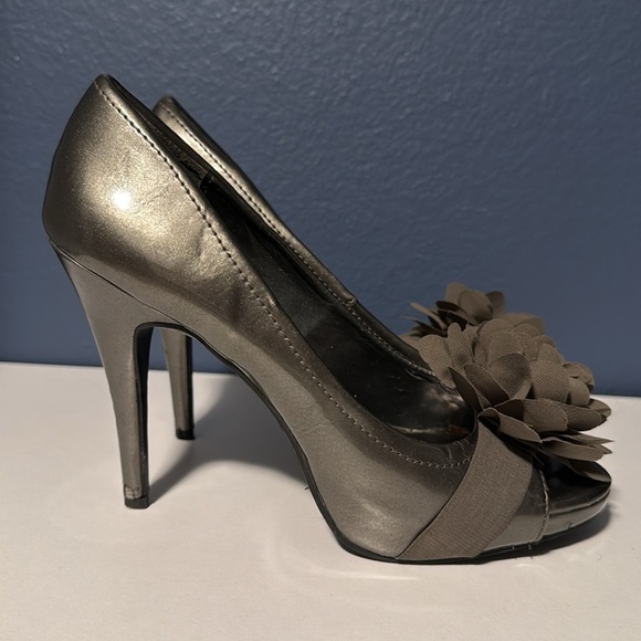 Carlos Santana Cupcake Peep Toe Heels Size 7 - Picture 6 of 8